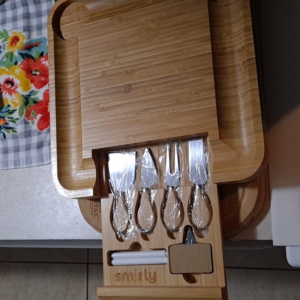 Smirly Cheeseboard - Picture 3 of 11